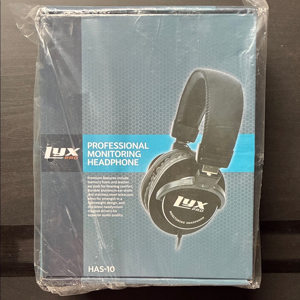 NWT Lyx Pro Professional Monitoring Headphones